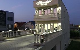 Moonlight Hotel